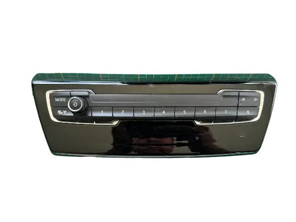 panel-white.webp