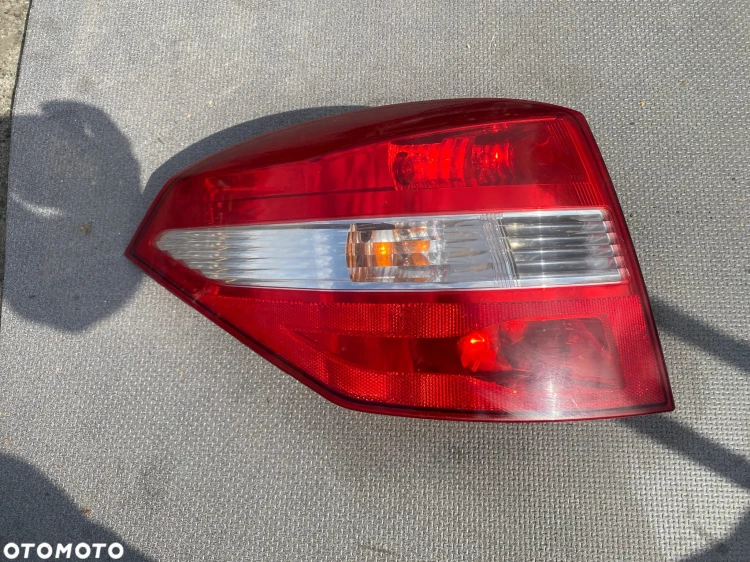 LAMPA-TYŁ-TYLNA-LEWA-RENAULT-LAGUNA-3-1.jpg