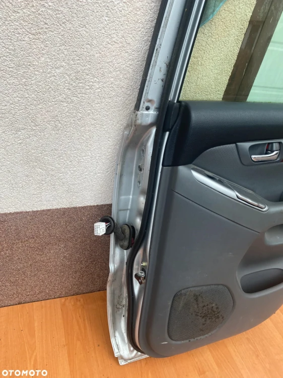 DRZWI PRAWY PRAWE TYŁ TOYOTA LAND CRUISER 120_4.jpg